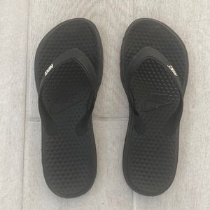 Nike flip flops